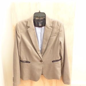 BRITISH KHAKI Size LARGE Blazer